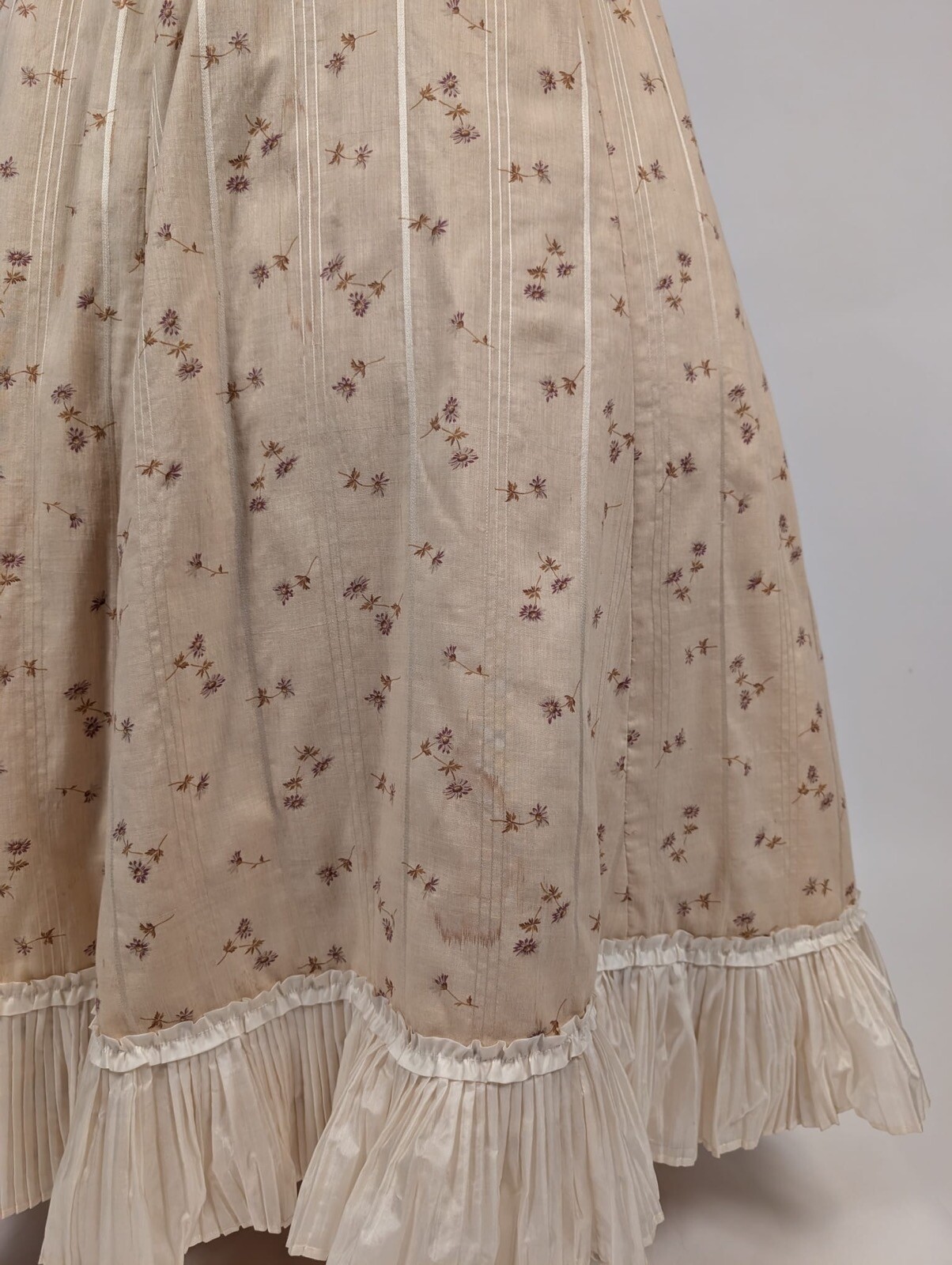 EARLY EDWARDIAN FLORAL PRINT BLONDE WOOL DRESS W SNOW WHITE SILK DE CHINE