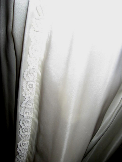 VTG 1980 2pc CREAM GLOSSY SATIN BALL GOWN/LACE-PINK RIBBON FLORAL-9-10-LACE HAT