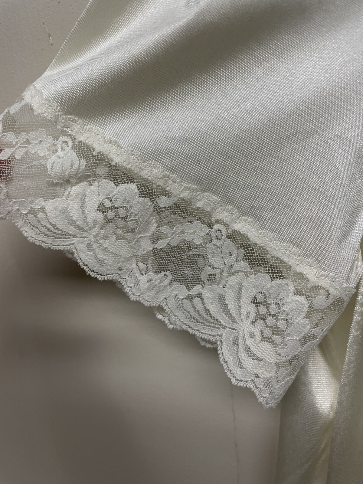 Vtg Jasmine M Short Sleeve Robe Lace Ivory USA Made