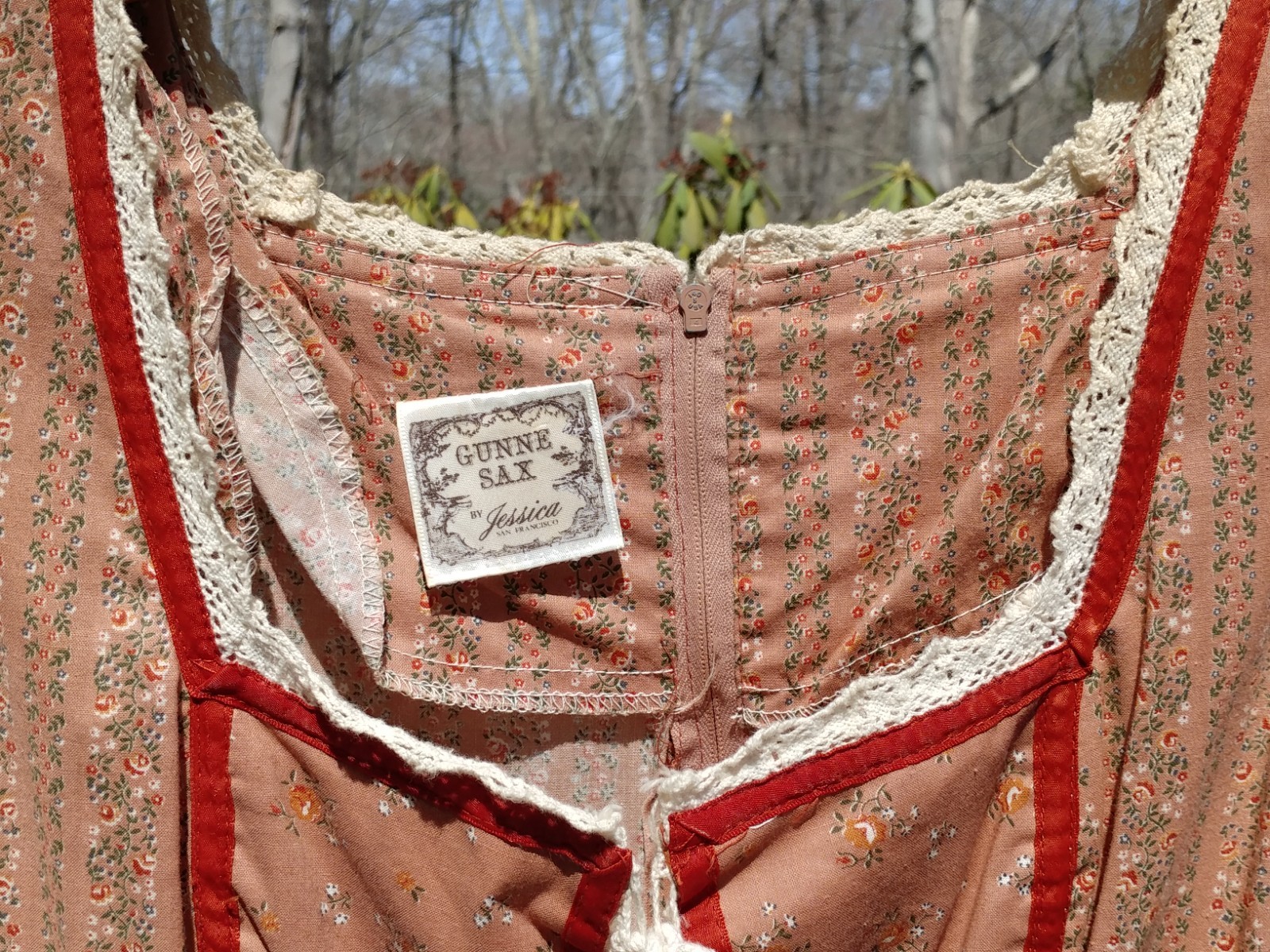 VINTAGE 1970s GUNNE SAX PRAIRIE BOHO DRESS PEACH FLORAL LACE RIBBONS CORSET