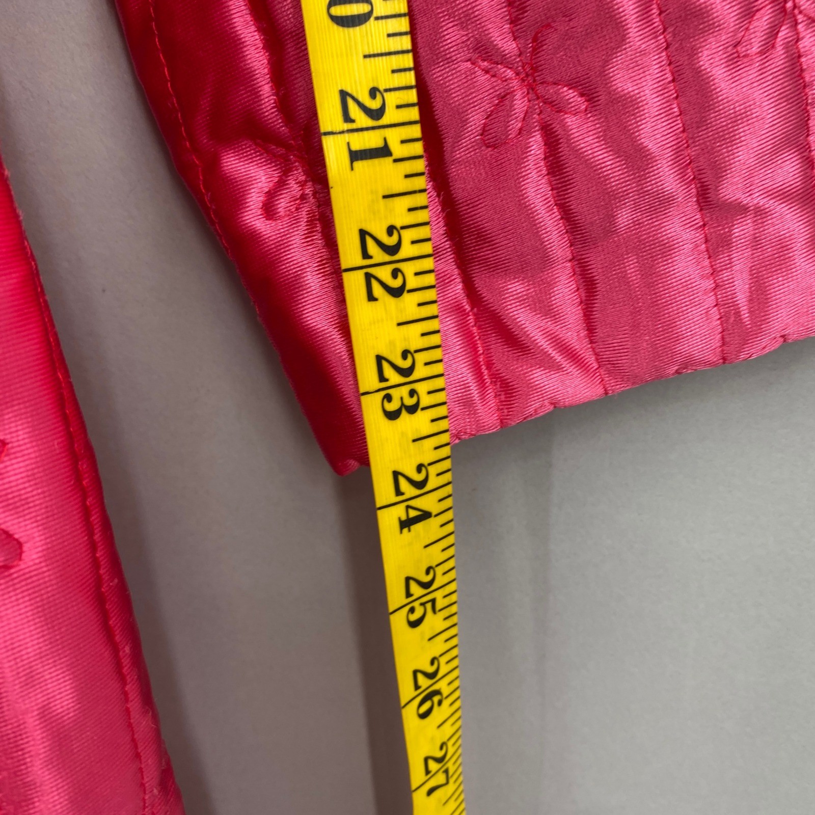 Vintage Jolie Two Quilted Robe Women Size Medium Hot Pink Bow Stitch Button