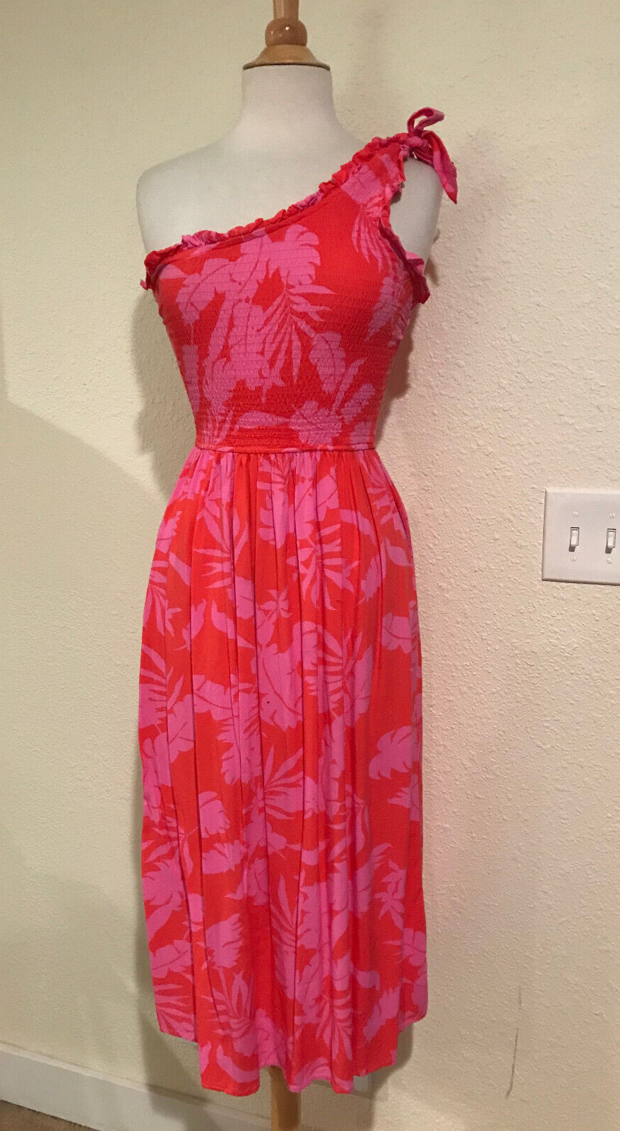 SALE $20.00 VTG Pink N Orange Elastic Smock Hawaiian Dress Bust 30″/32″ W. 24″ E