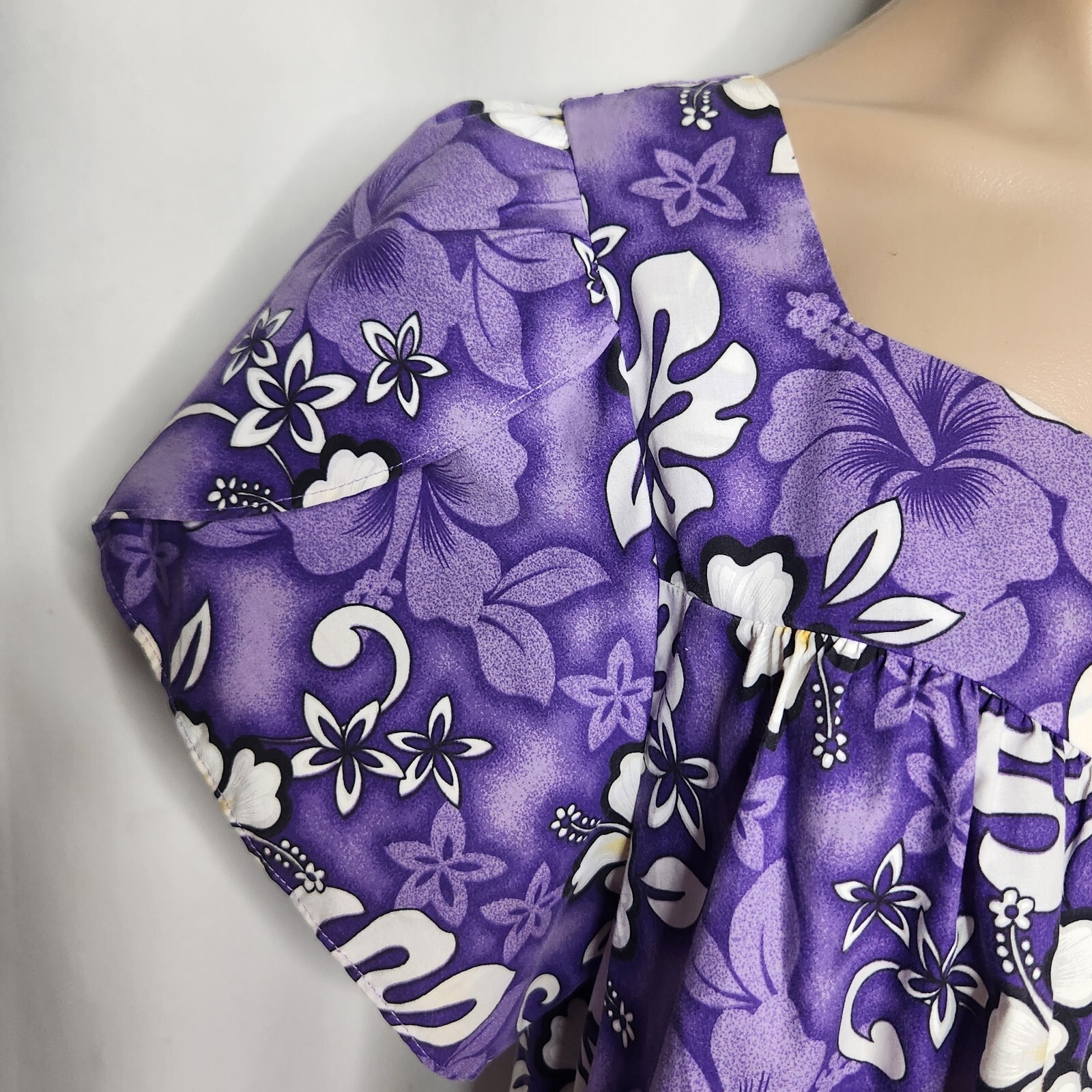 Vintage 80’s Jade Fashions Of Hawaii Dress Flower Purple MuMu Hibiscus Vacation