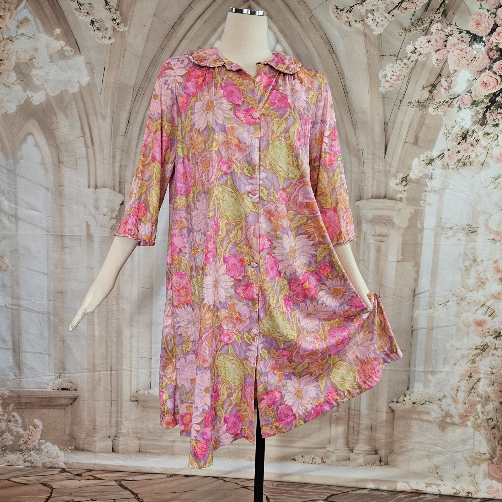 Vintage 1960’s Robe Lingerie Pajamas Pink Purple Green Floral Mod Buttons Collar
