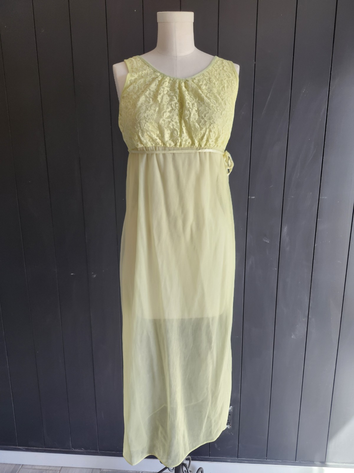 VTG 60s Chartreuse Yellow Nylon & Lace PEIGNOIR SET Nightie Robe UNION LABEL SML