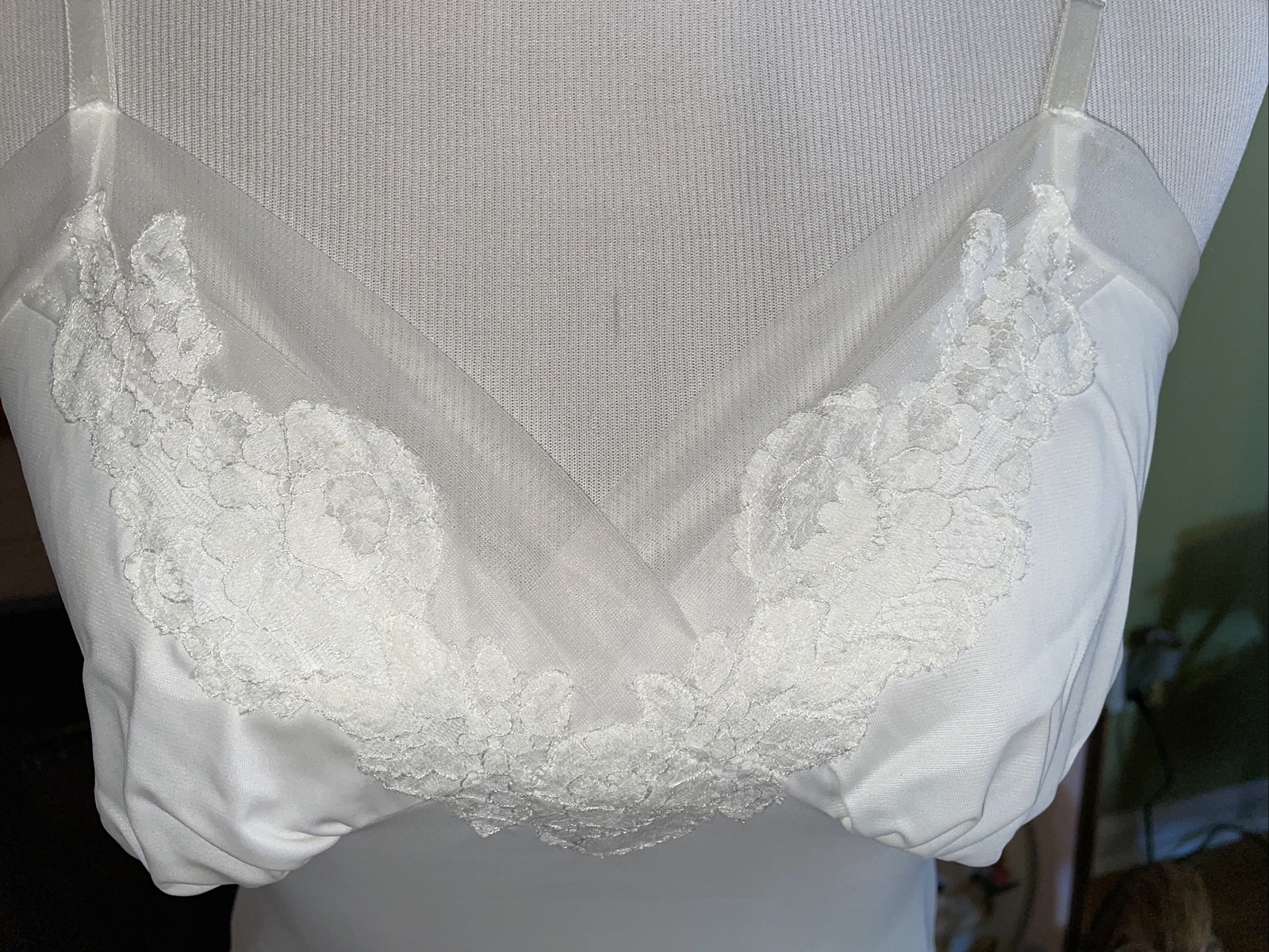 VINTAGE VAN RATE IVORY SLIP WITH LACE AND CHIFFON SIZE 32 PINUP GIRL!