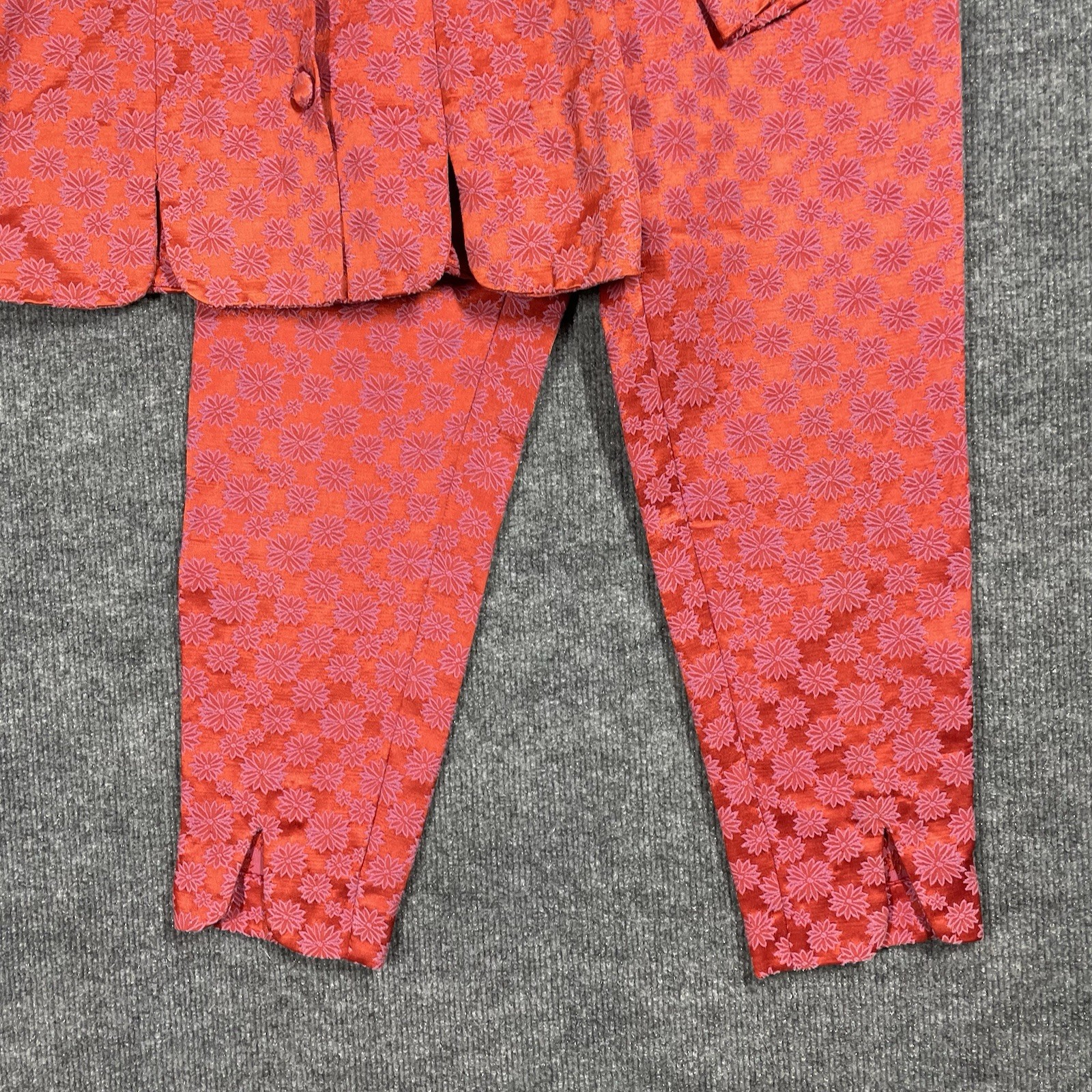 VINTAGE 60s Evelyn Pearson Lounge Suit Embroidered Silk Floral Mod Oriental
