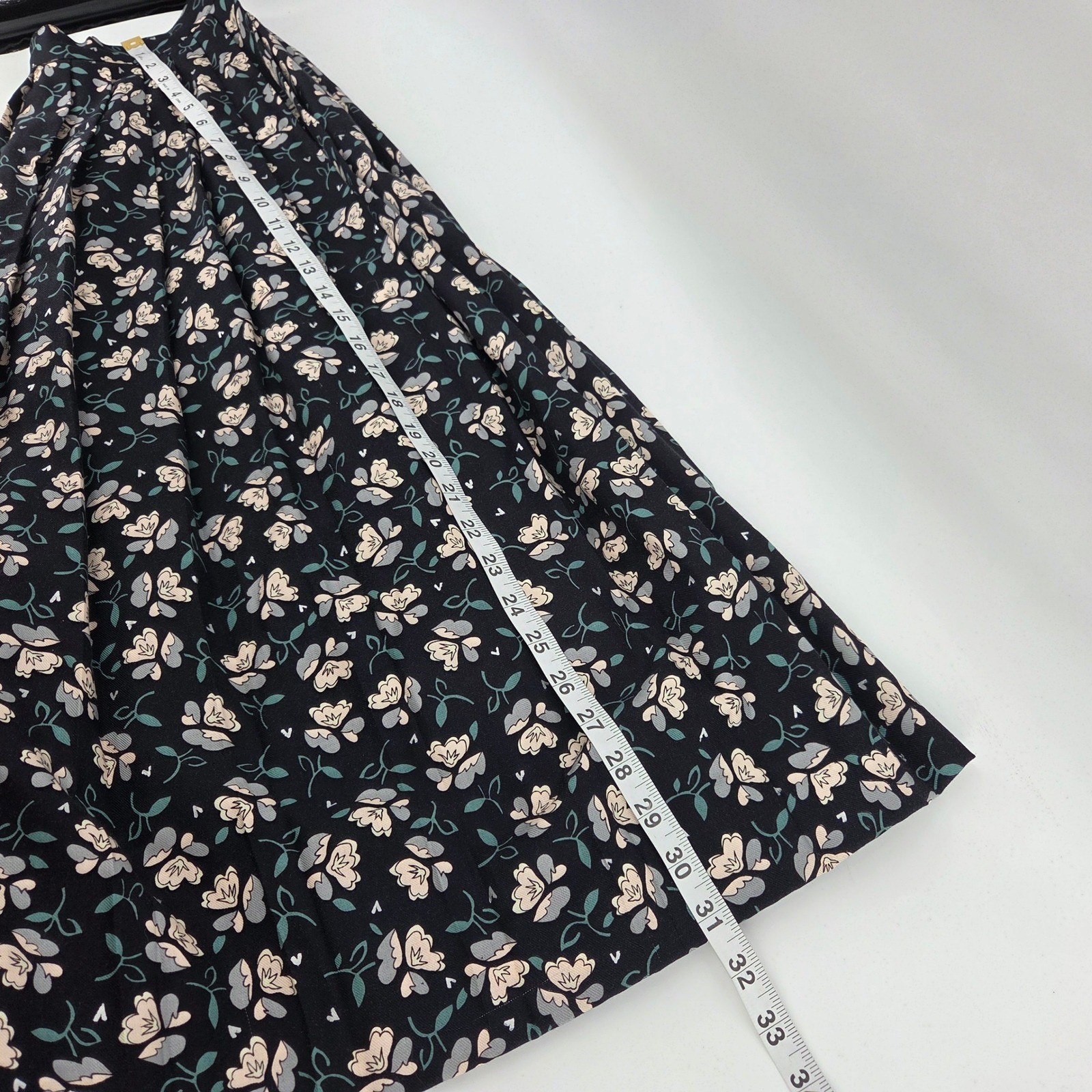 Cambridge Spirit Vintage Midi Skirt 10 Navy Blue Floral Pleated Cottagecore Boho