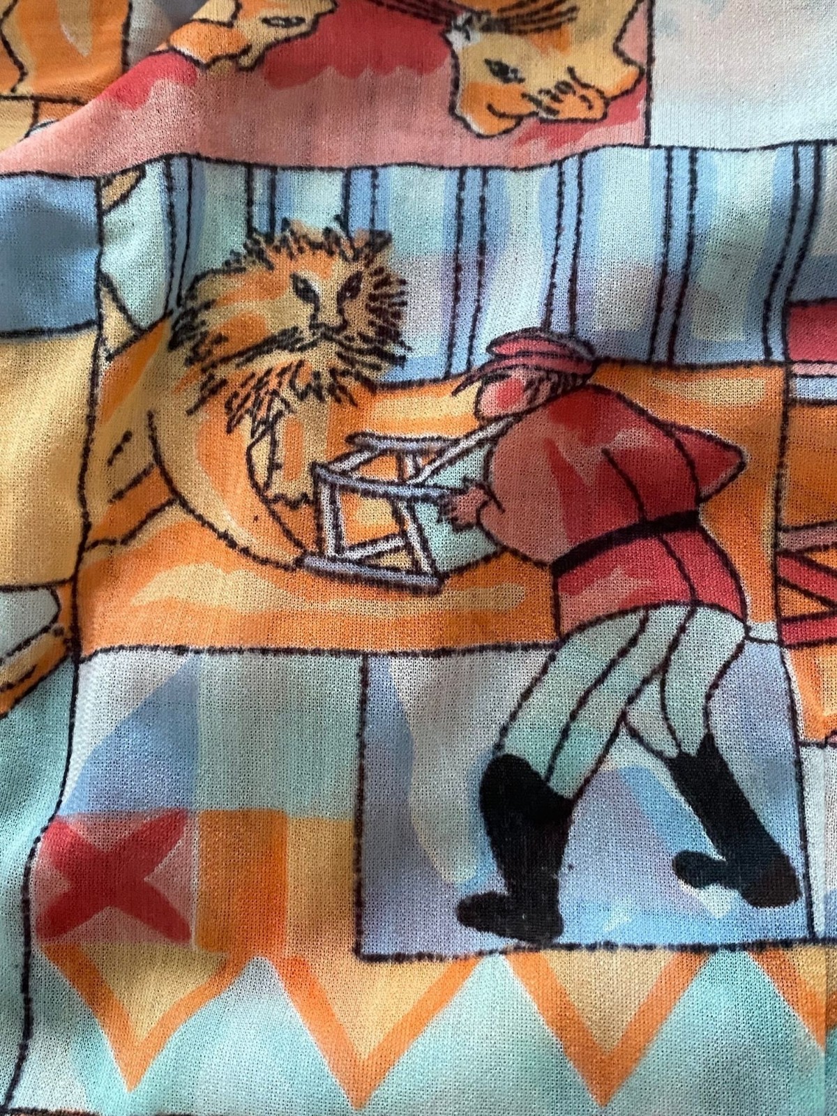 Vintage Lion Tamer Circus Theme Women’s Size S/M Novelty Print Button Down Shirt
