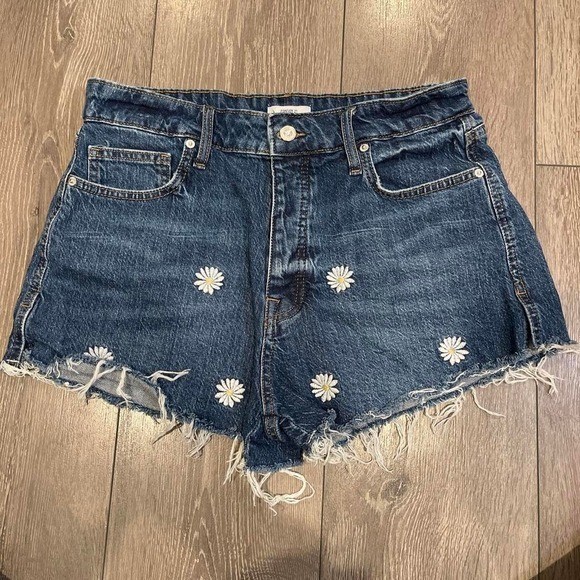 Forever 21 Premium Daisy Embroidered Denim Shorts Medium Wash Cut Offs Size 30