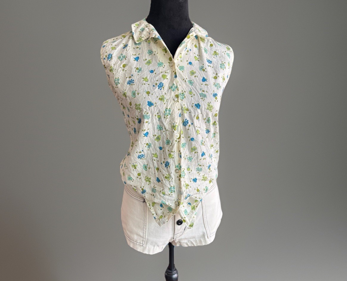 VTG 1950s Gordon Peters Sleeveless Floral Button -up.housewife Style.small