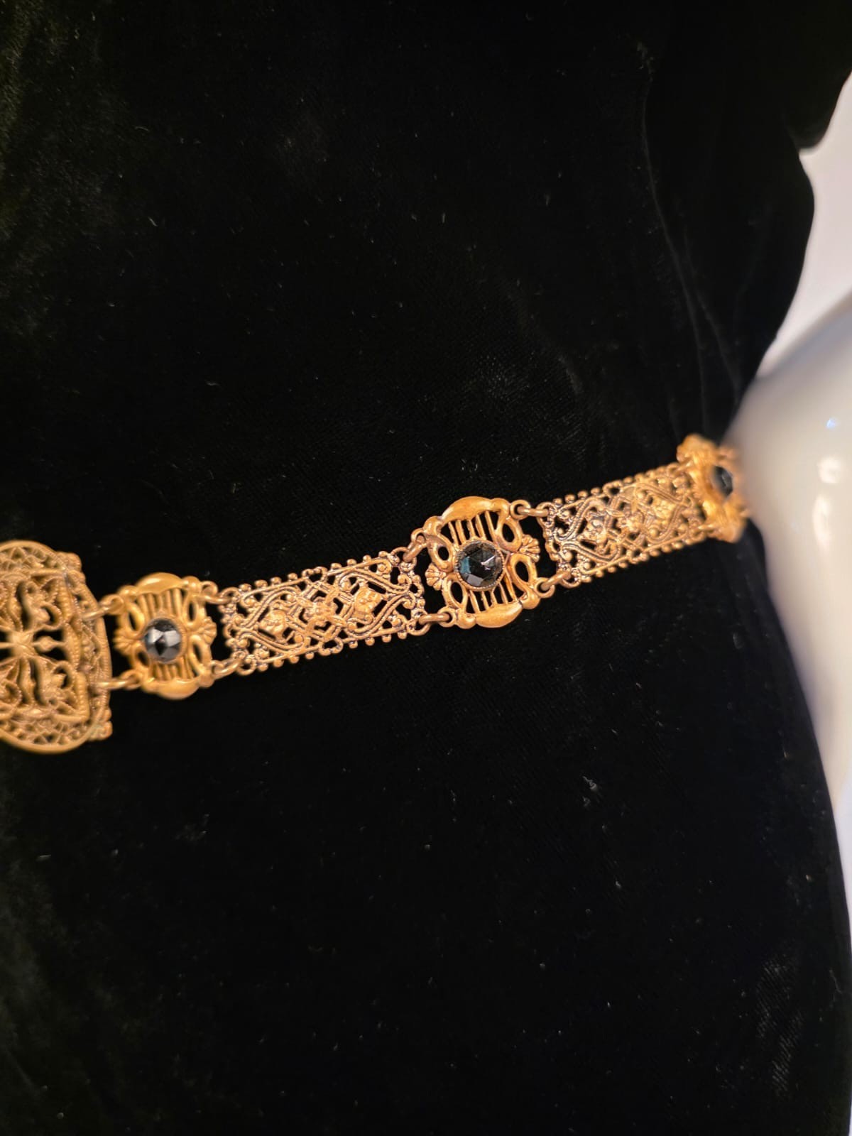 1930’S GOLD TONE FILIGREE + BLACK STONE BELT FOR DRESS