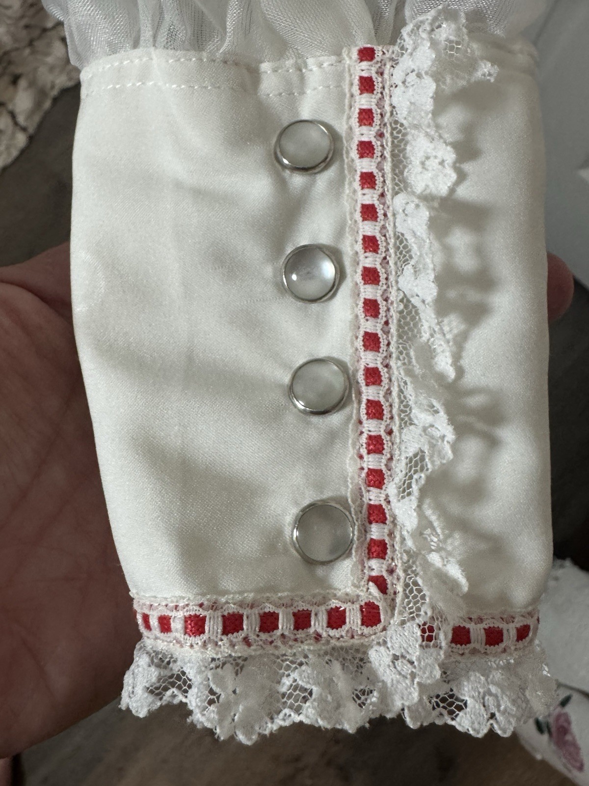 Karman Vintage White Long Sheer Sleeves Lace Pearl Snap Buttons Hearts 9/10