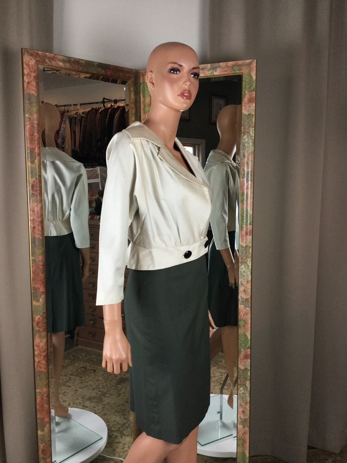 Vintage Olive Green Pencil Skirt Sz 2 Ivory Jacket Bomber Style Sz 10 Pin Up