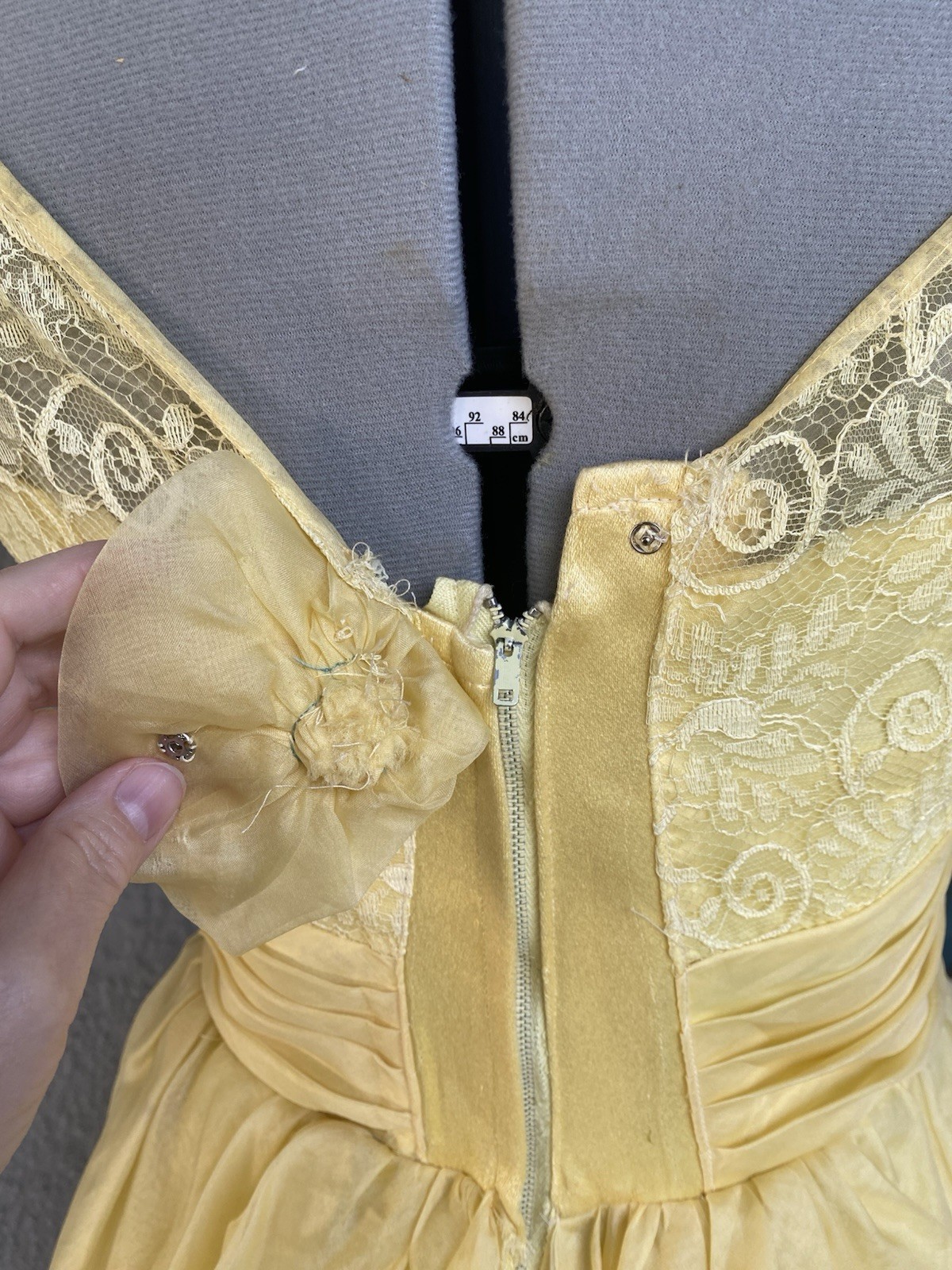 Beautiful yellow vintage 50s 60s Prom Party dress S M