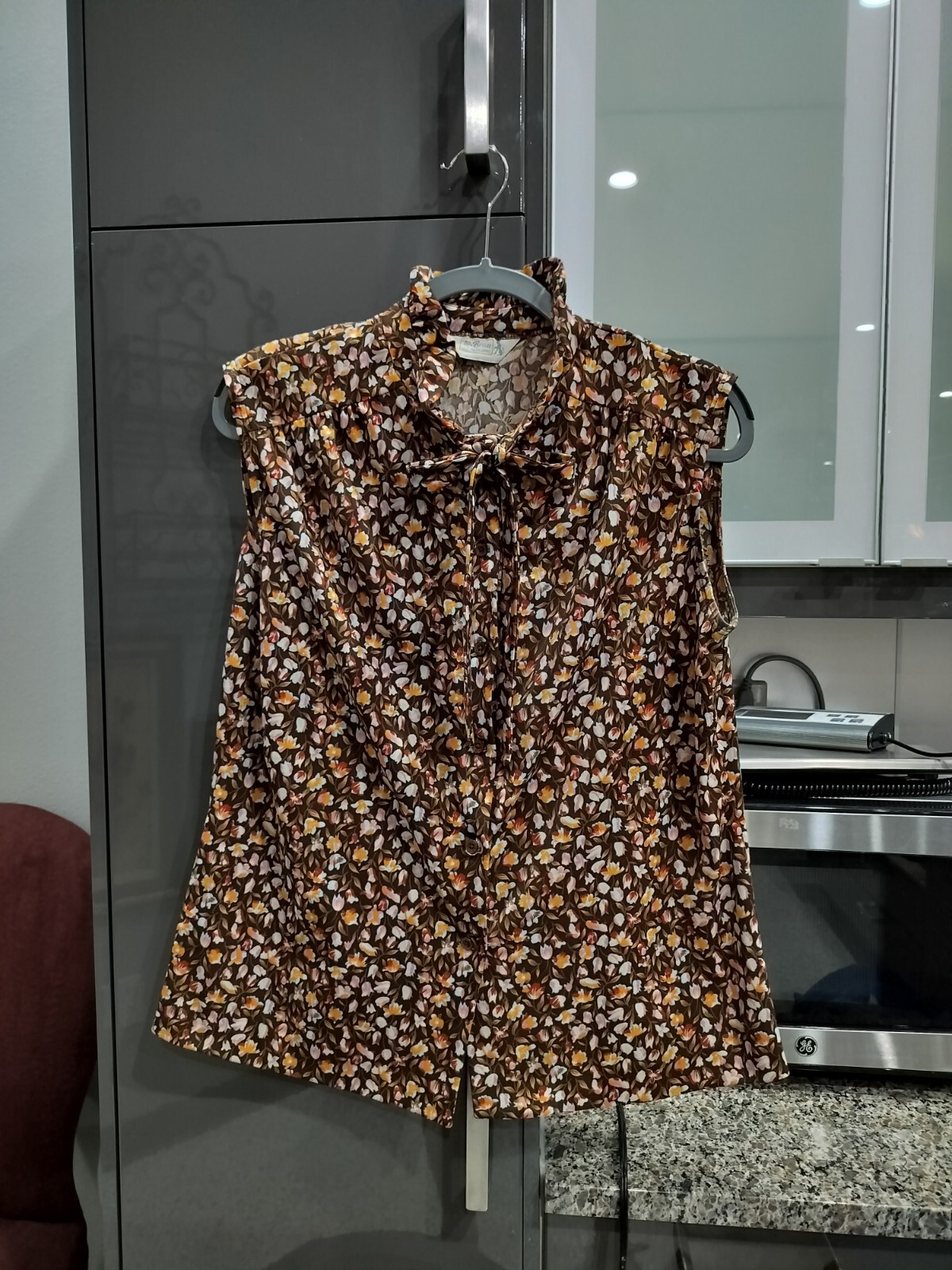 VINTAGE LADIES MR. BEAU BY R. L. DAVIS BUTTON UP SLEEVELESS TOP