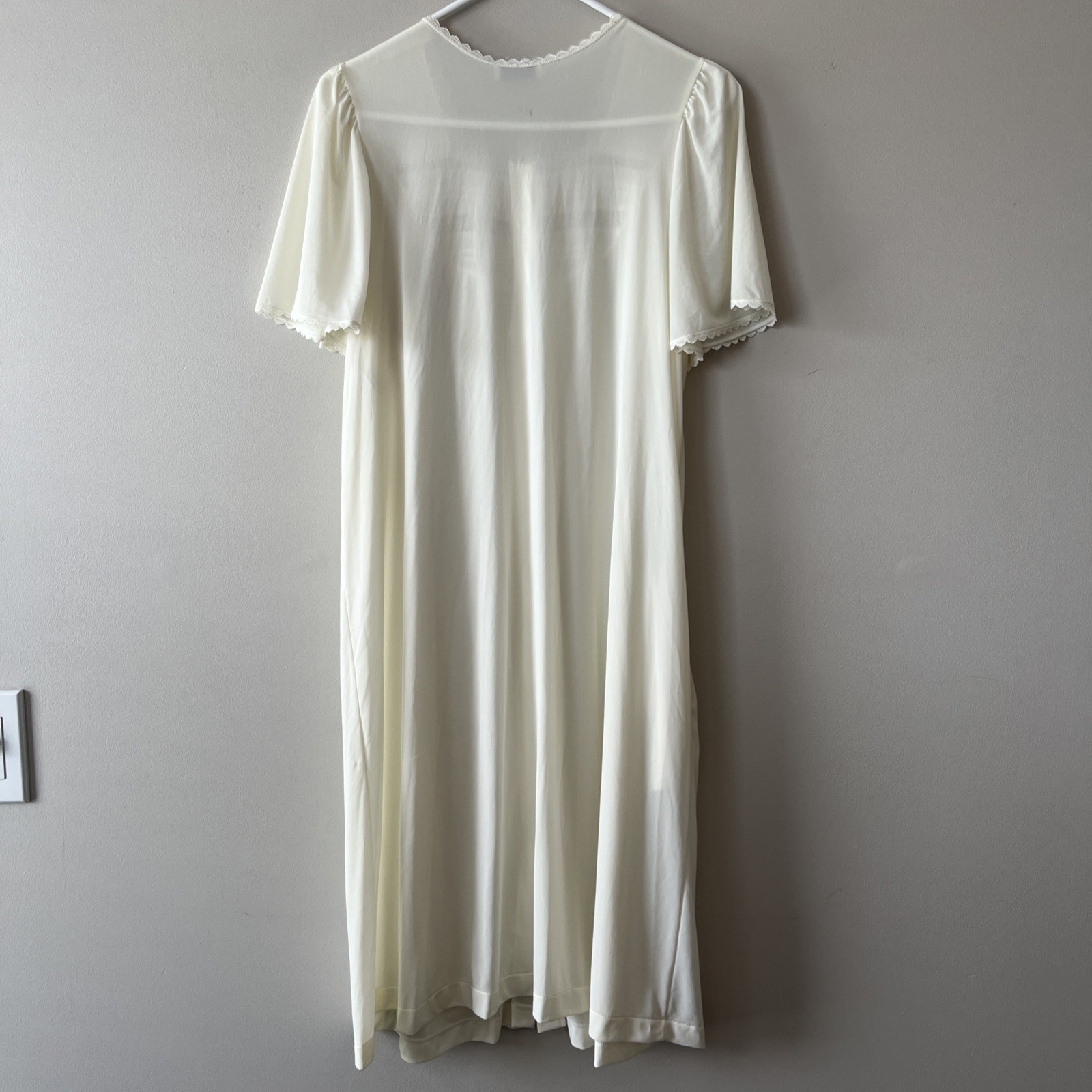Vintage Ivory Lorraine Button Front Sheer Nightgown/robe Lace Size Small/medium