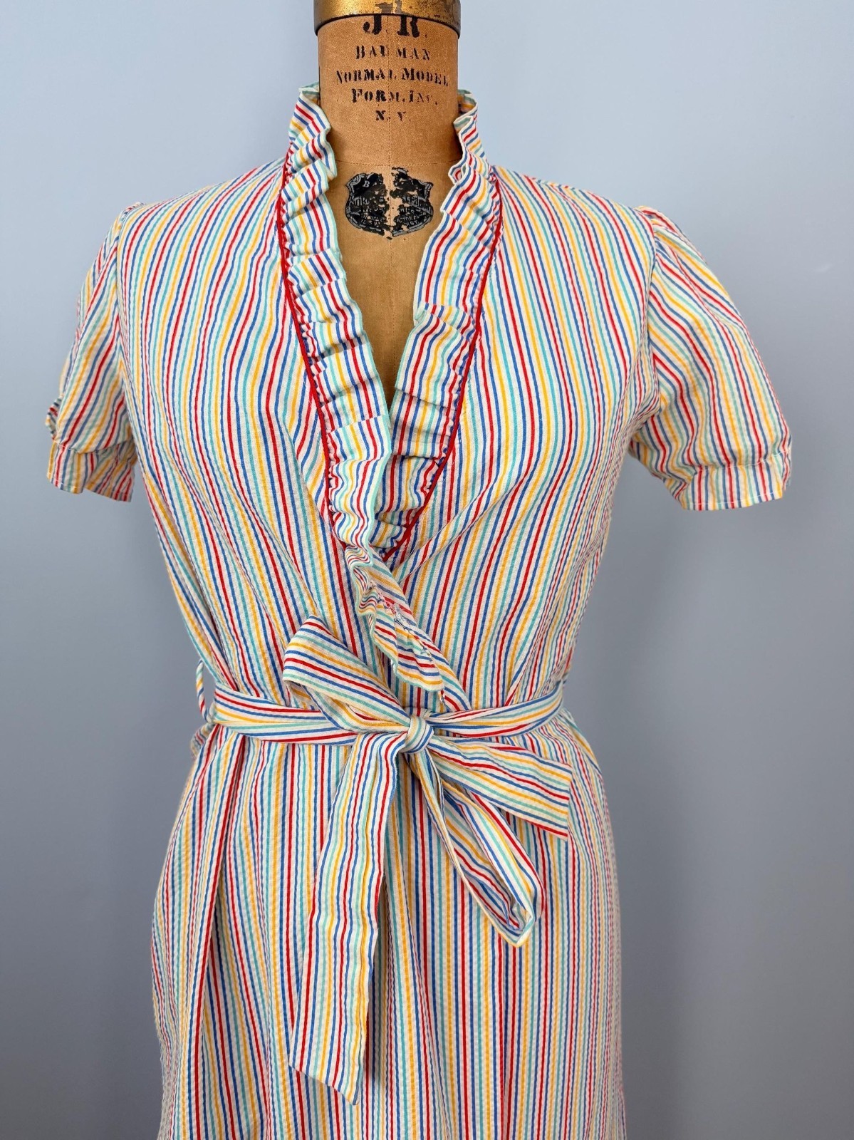 Vintage 1970s Sears Jr Bazaar Rainbow Striped Seersucker Robe Size Small