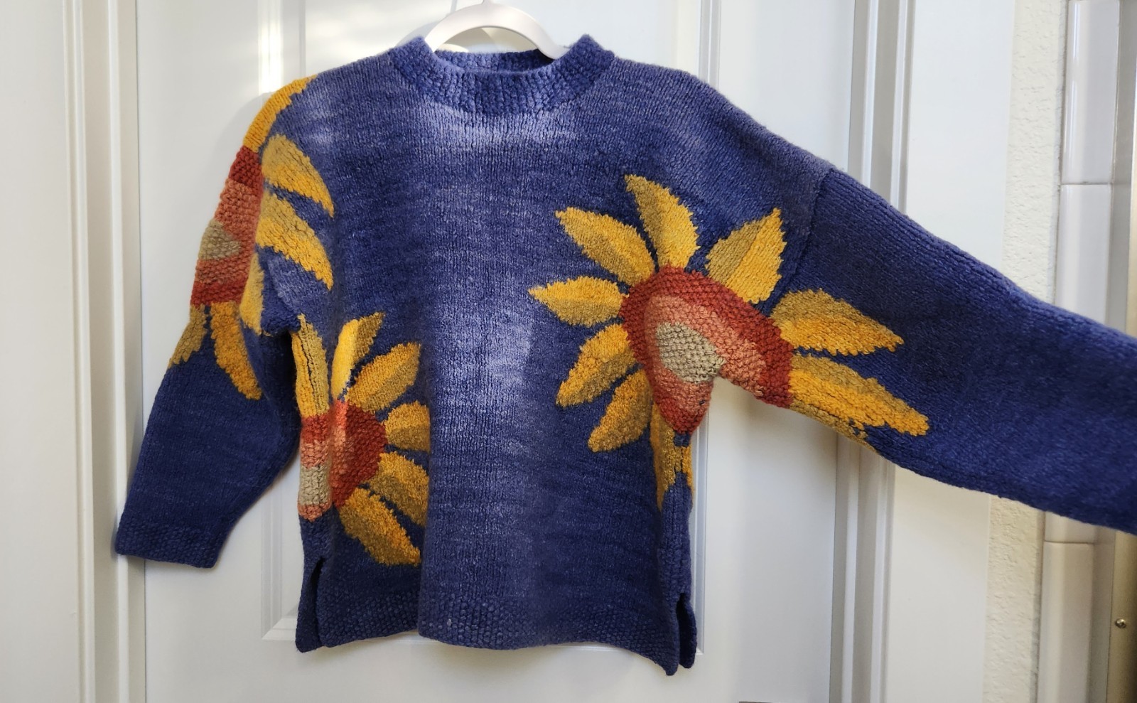 Vintage – Amano – Sunflower Pullover Sweater – 100% Wool – Size S-M