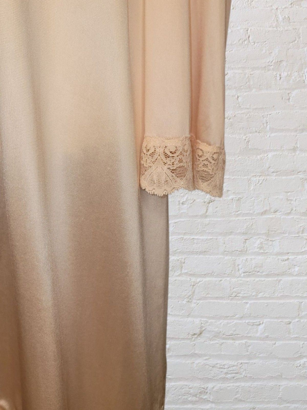 Vtg 80s Vanity Fair Peach Nylon Robe Peignoir MED Button Front Boudoir Glam