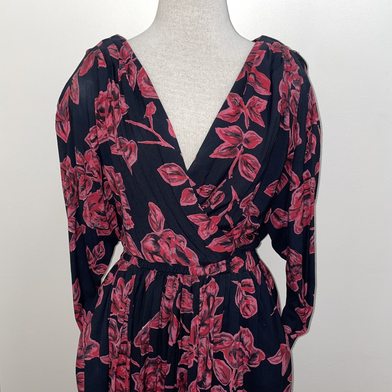Vintage 80s V Neck Red/Black Floral Dress Size S/M Dark Romantic Whimsigoth Boho