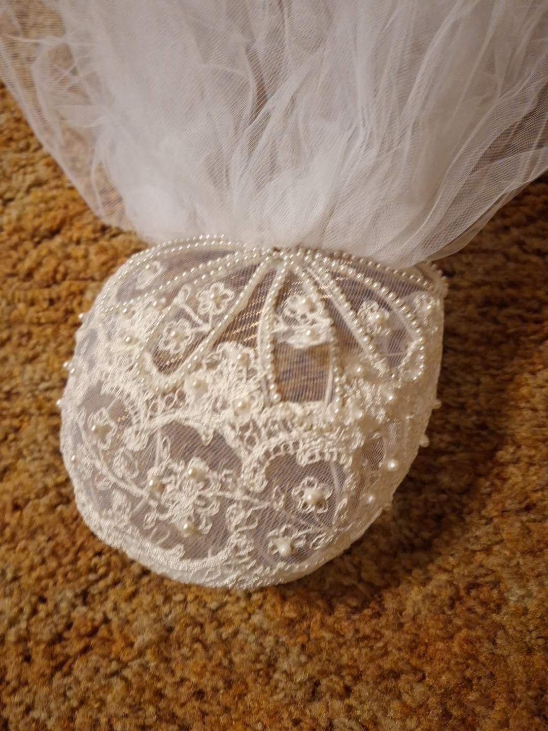 VINTAGE 1980S LACE WEDDING DRESS WITH BEADWORK WITH SLIP, VEIL,AND PURPLE GARTER