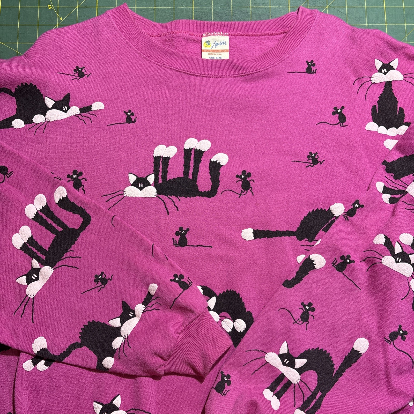 VTG 80s Kitty Cat Mouse Hot Pink Oversized Sweater AOP Lifestyles