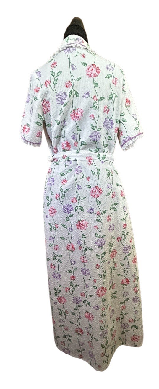 RARE! VTG 1960s-70s GORGEOUS KINGLY FLORAL HOUSECOAT! EXCELLENT CONDITION!