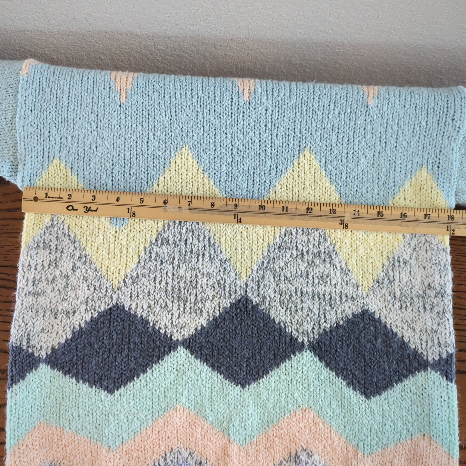 Vintage One Step Up Chevron Pattern Sweater Medium Acrylic Knit