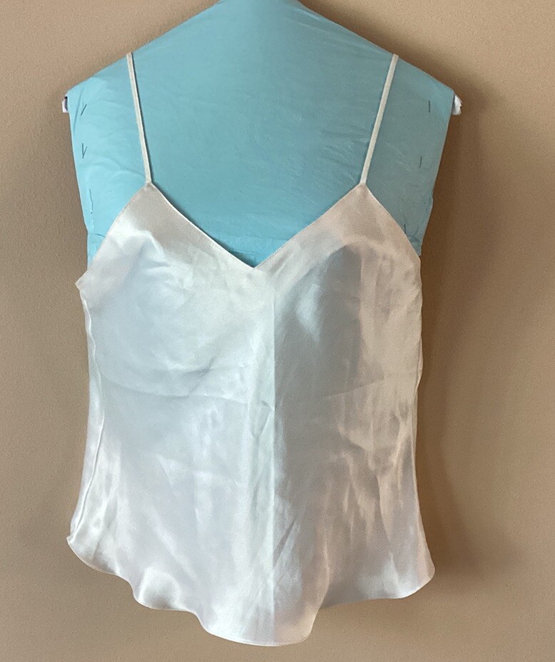 💖 Women Hidden Fantasies Sz M Beige Cami Tank Top Silky Poly Spaghetti Stapes￼