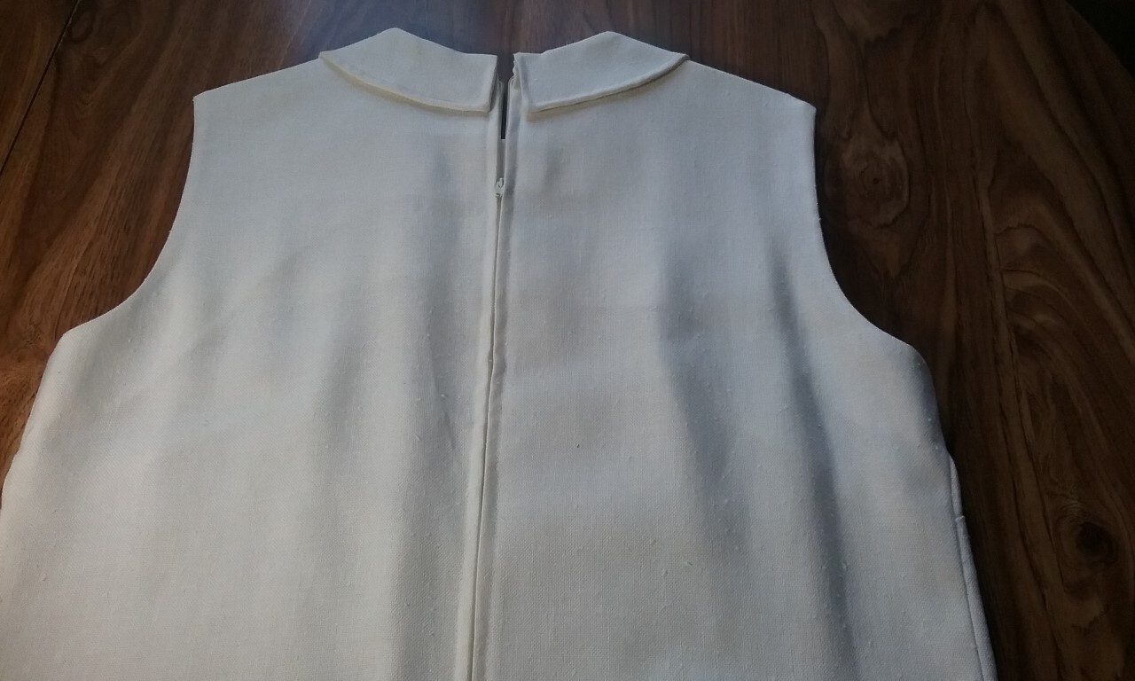 1950’s Retro Country Miss Linen White Dress Sleeveless Floral Embroidery size 16