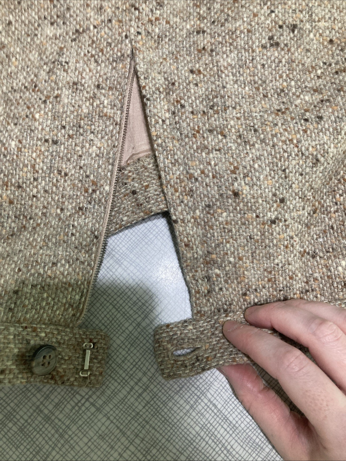Vintage 70s John Meyer Tweed Midi Skirt Ribbon Hem Beige Wool Blend Size 12