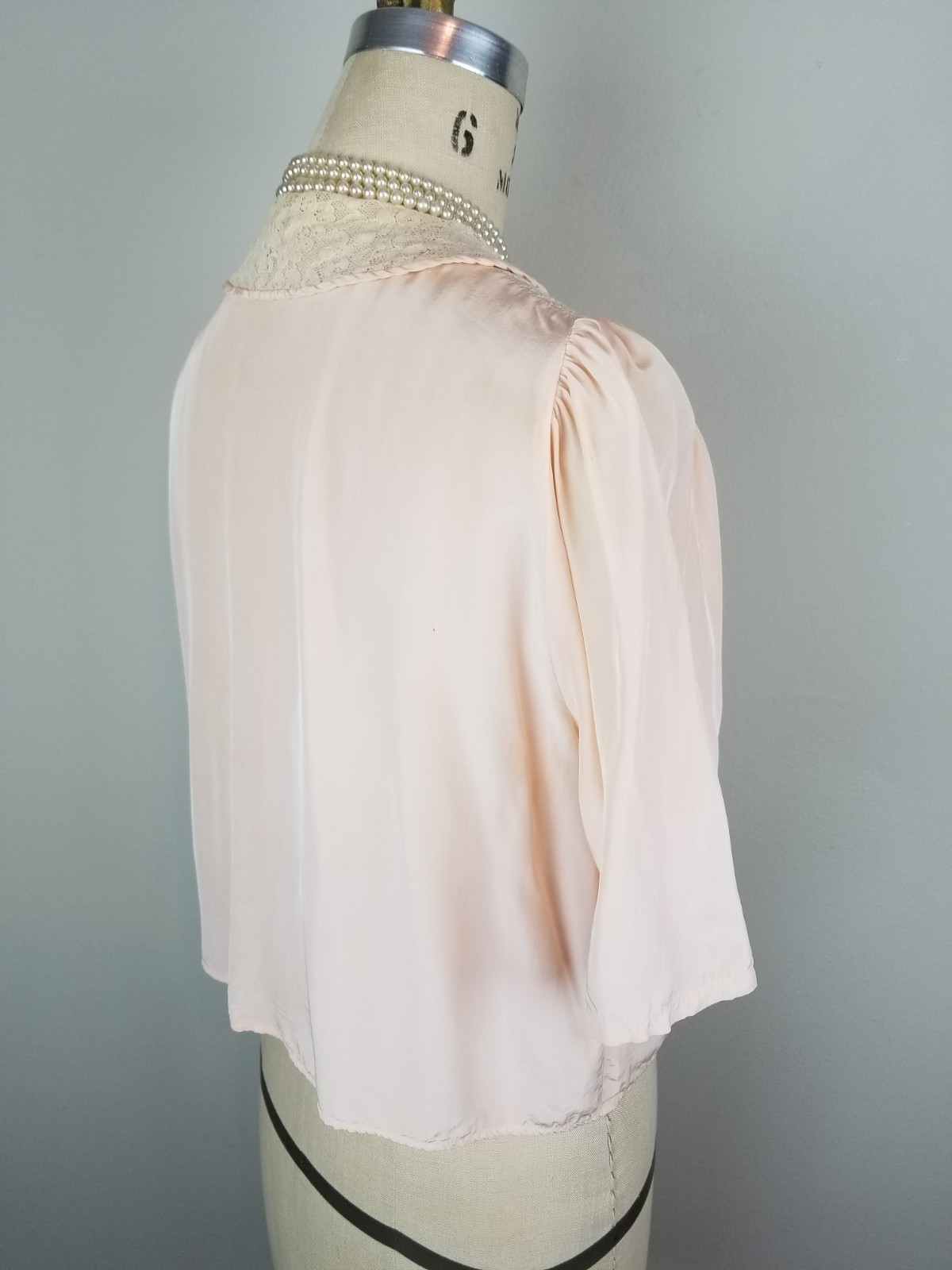 Vintage 1940’s Luxe Peach Satin & Intricate Cream Lace Boudoir Bed Jacket