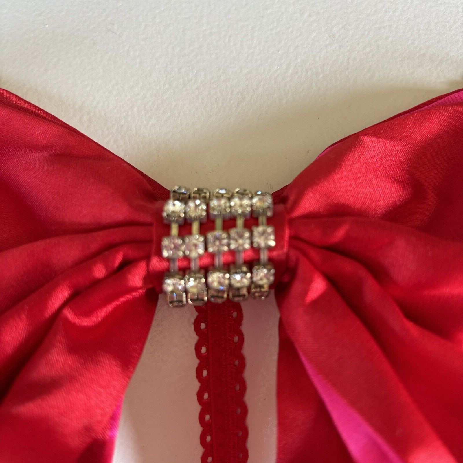 Victorias Secret Second Skin Red Satin Rhinestone Bow V String Panty Medium NWOT