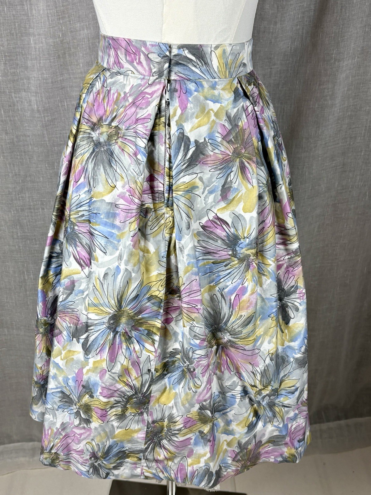 Vintage 60’s Floral Cotton Skirt Size XL Full Box Pleated Pink Blue White Pinup
