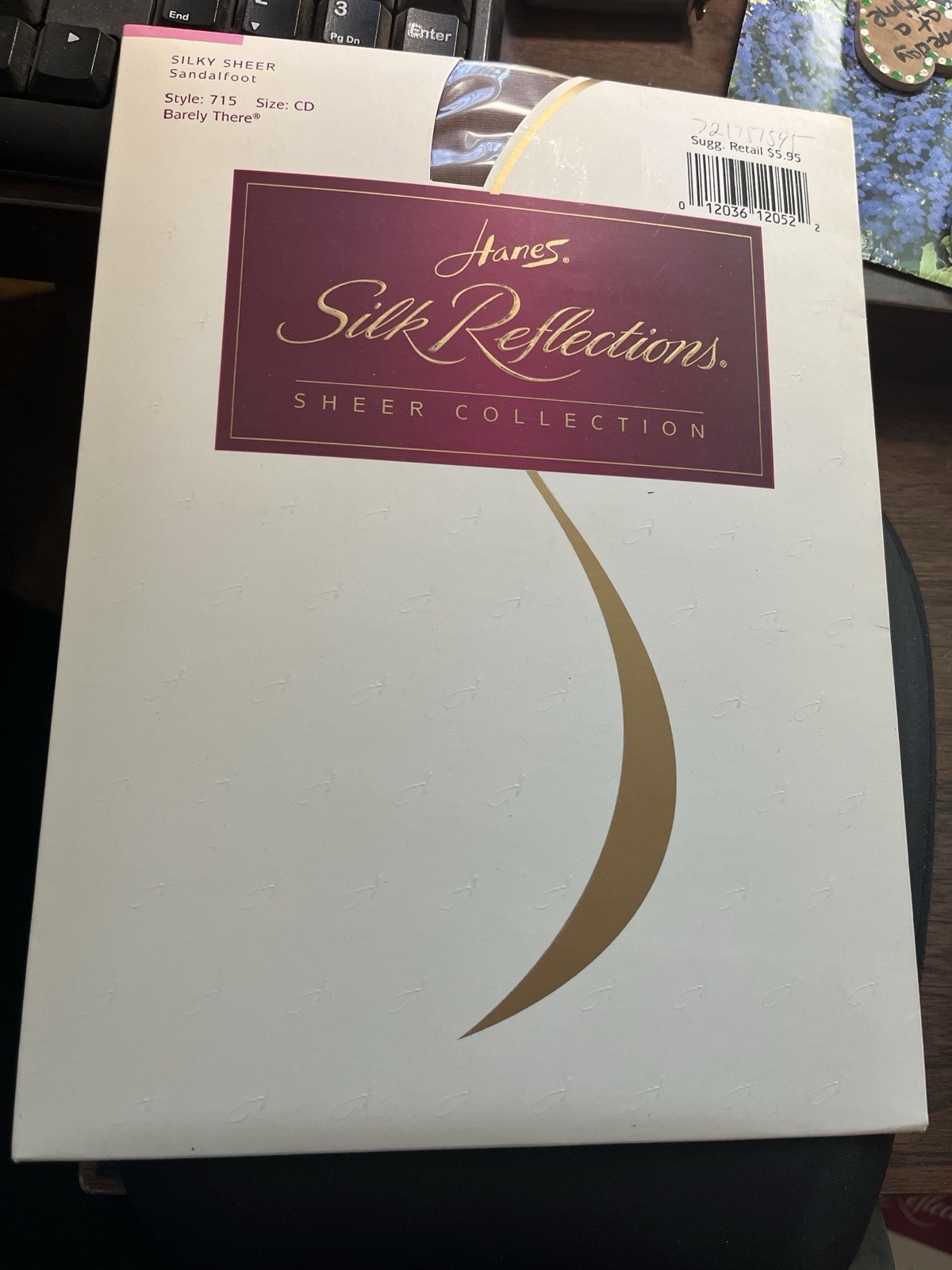 Vintage Hanes Silk Reflections CD Barely There Silky Reinforced Toe Panty Hose