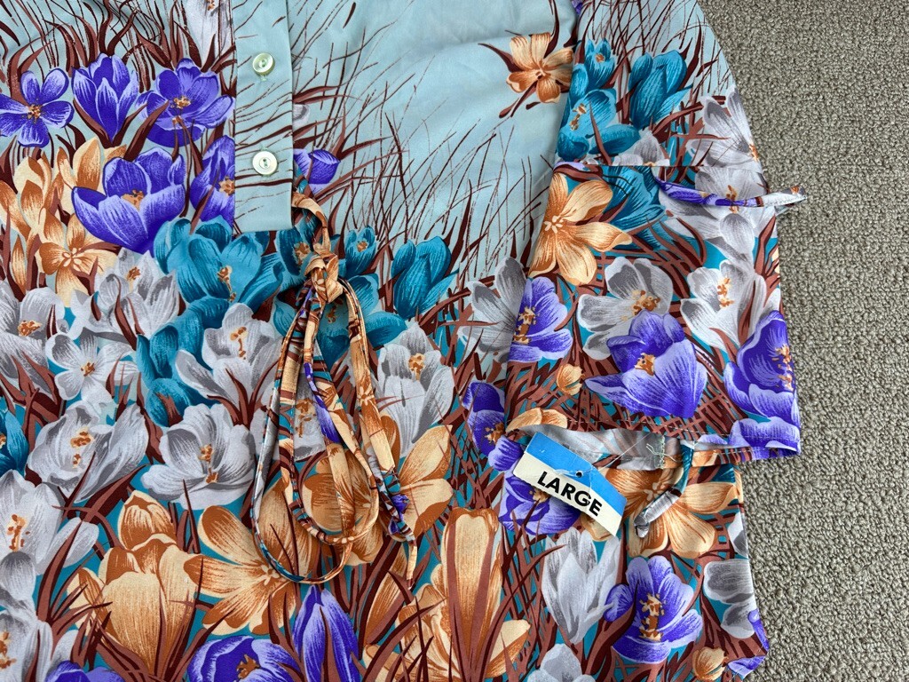 Pretty Tops Womens Top L Floral Purple Flowers All Over Print VTG