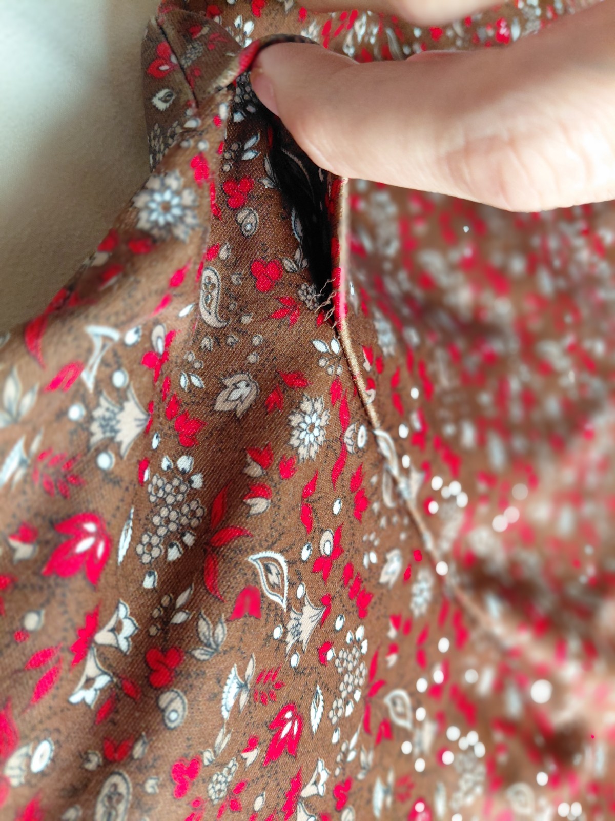Vintage 1970s Sears The Shirt Paisley Blouse Brown Red Dagger Collar Western XL
