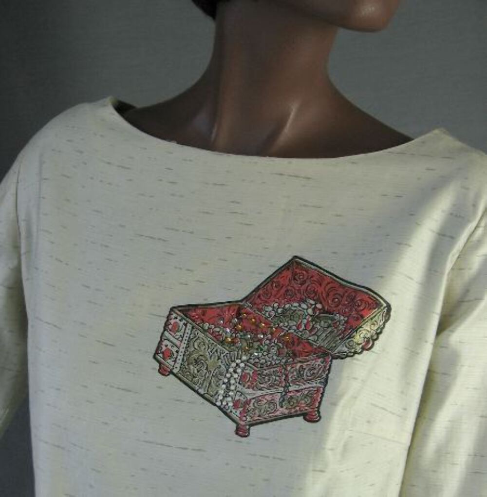 50s Top VTG 60s Women’s Blouse Trapeze Jeweled Treasure Chest Ruffle Edge Shirt