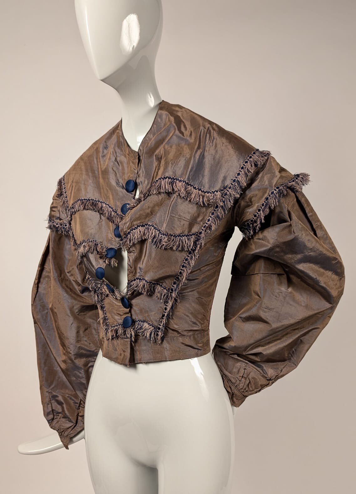 1850’S CHANGEABLE SILK TAFFETA JACKET W FRINGE + PUFF SLEEVES