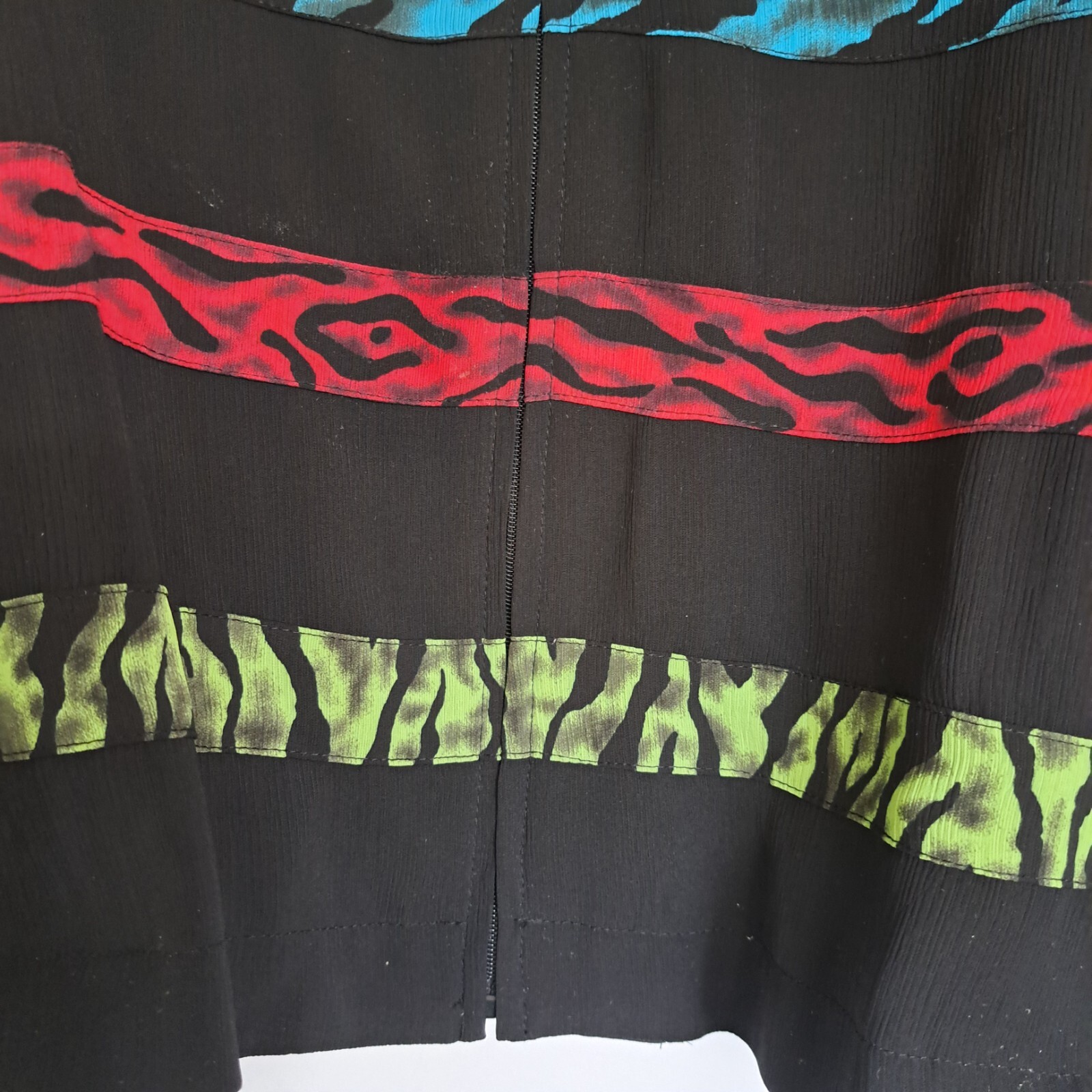 Alfred Dunner Black Multi Color Animal Print Zip Up Size 16 Blouse