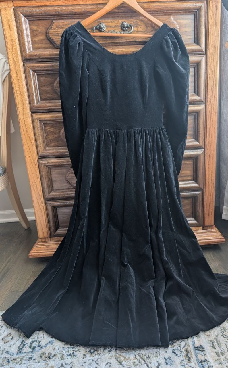 Vintage Laura Ashley Black Velvet Dress Size USA 6 / UK 8 / EUR 34
