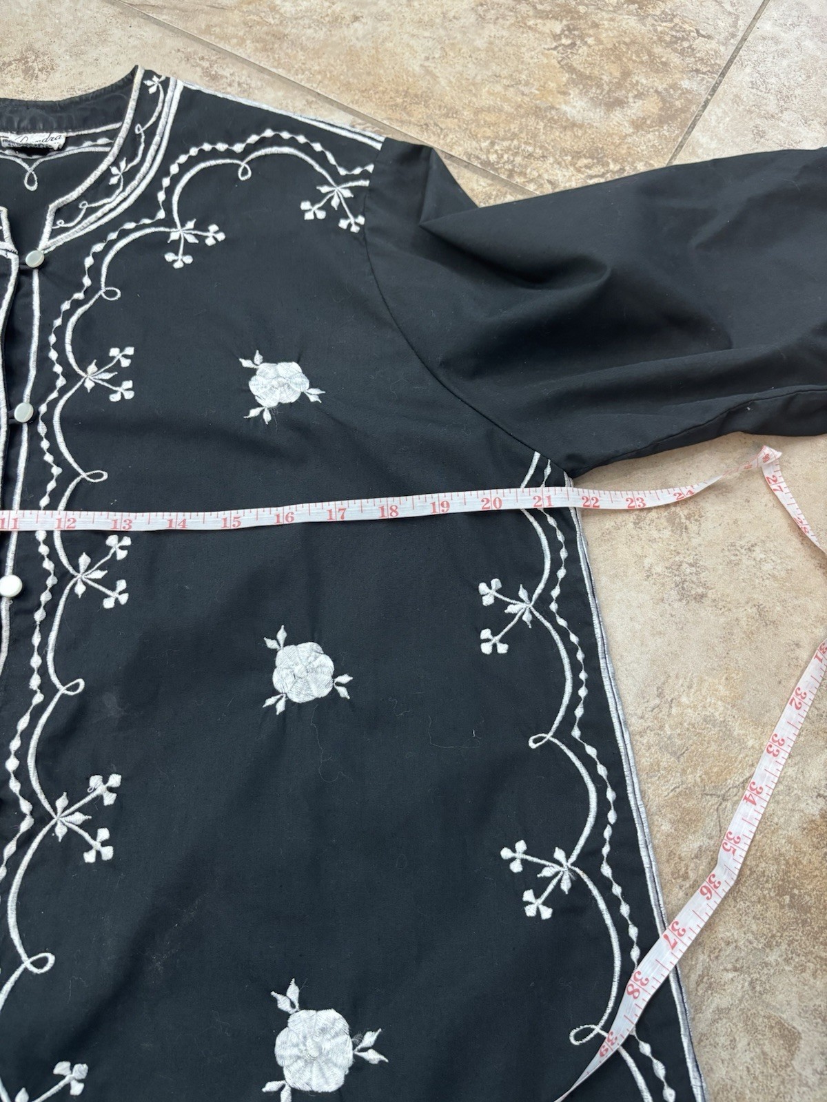 Vintage Leandra Crochet Embroidered Black White Floral Snap Jacket Boho Mandarin