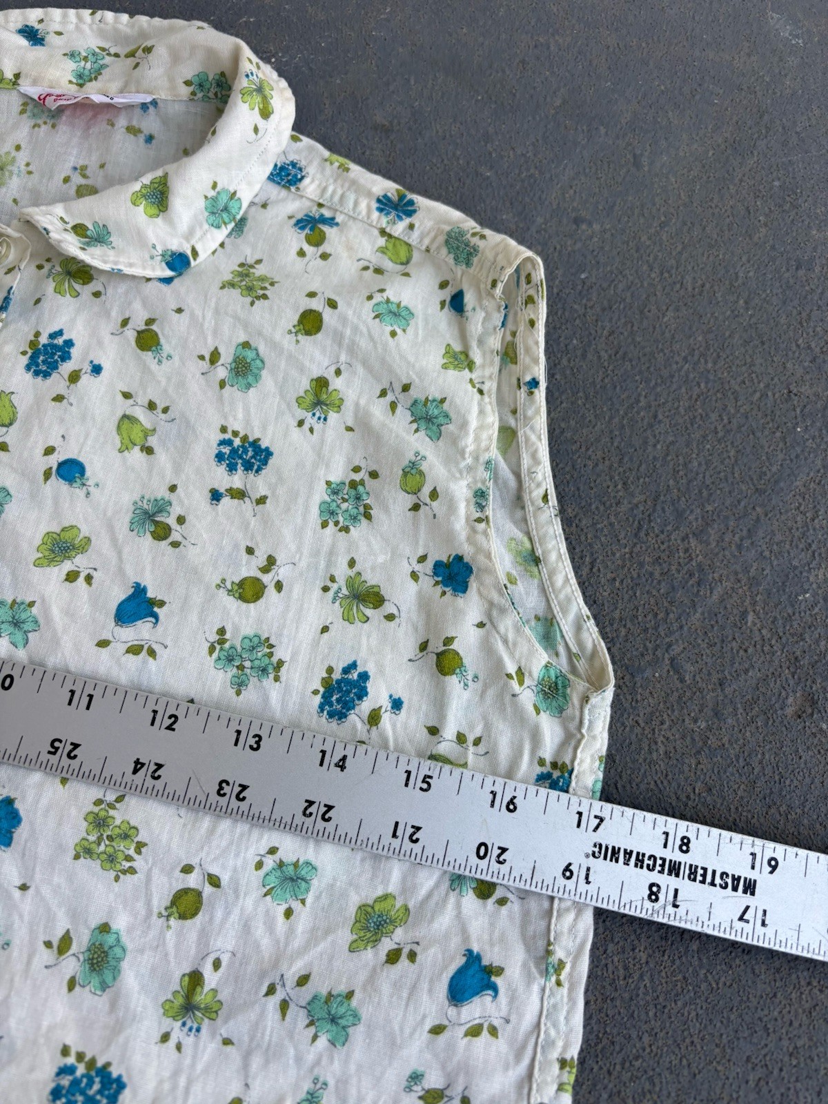 VTG 1950s Gordon Peters Sleeveless Floral Button -up.housewife Style.small