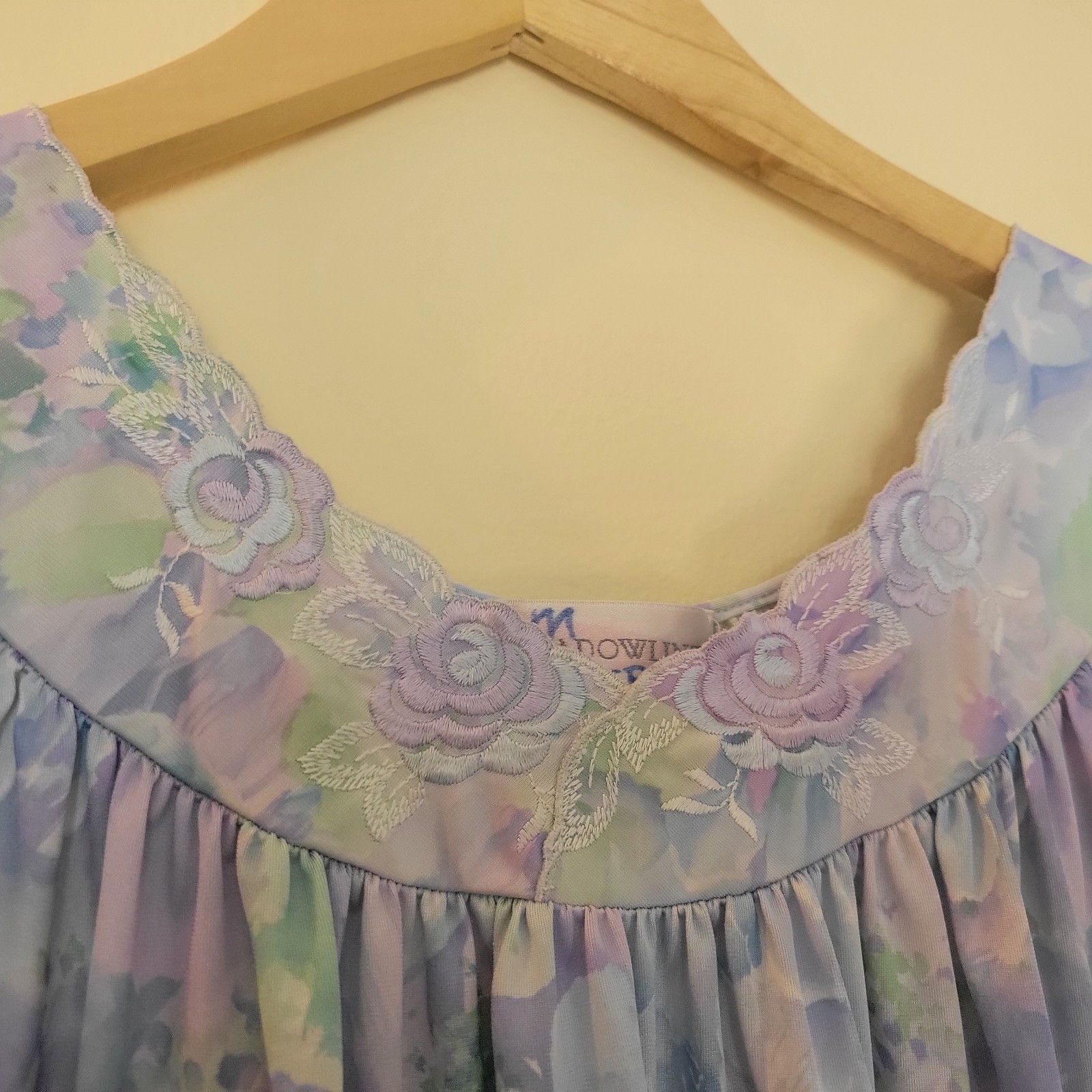 2 Shadowline Women’s VTG Small Nightgown Blue And Cream