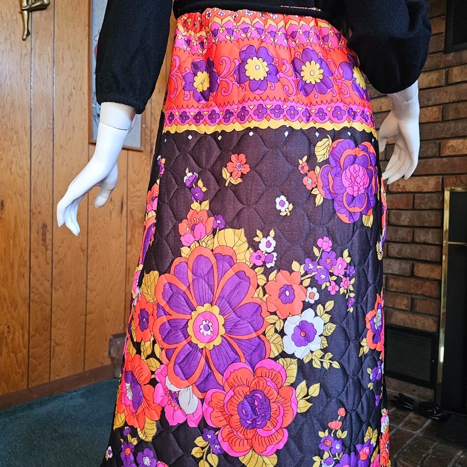 Vtg 60s 70s Mod Psychedelic Quilted Lounging Maxi Dress Hostess Dressing Gown M