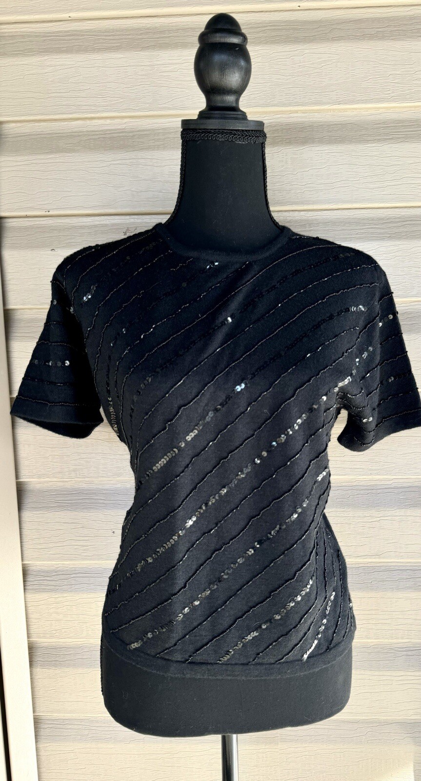 Sz S Black Silk & Wool Short Sleeve Sweater Top Knit Shirt Sequins Beaded Dressy