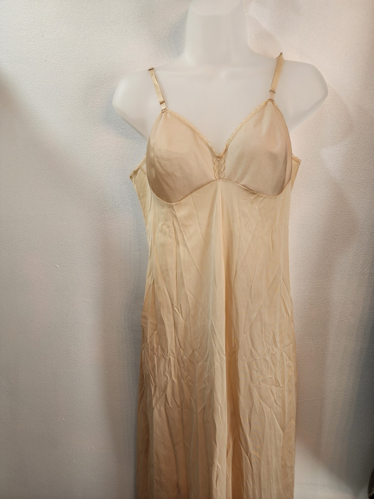 Vintage Vanity Fair Beige Full Slip Womens 34 LL Nylon Long