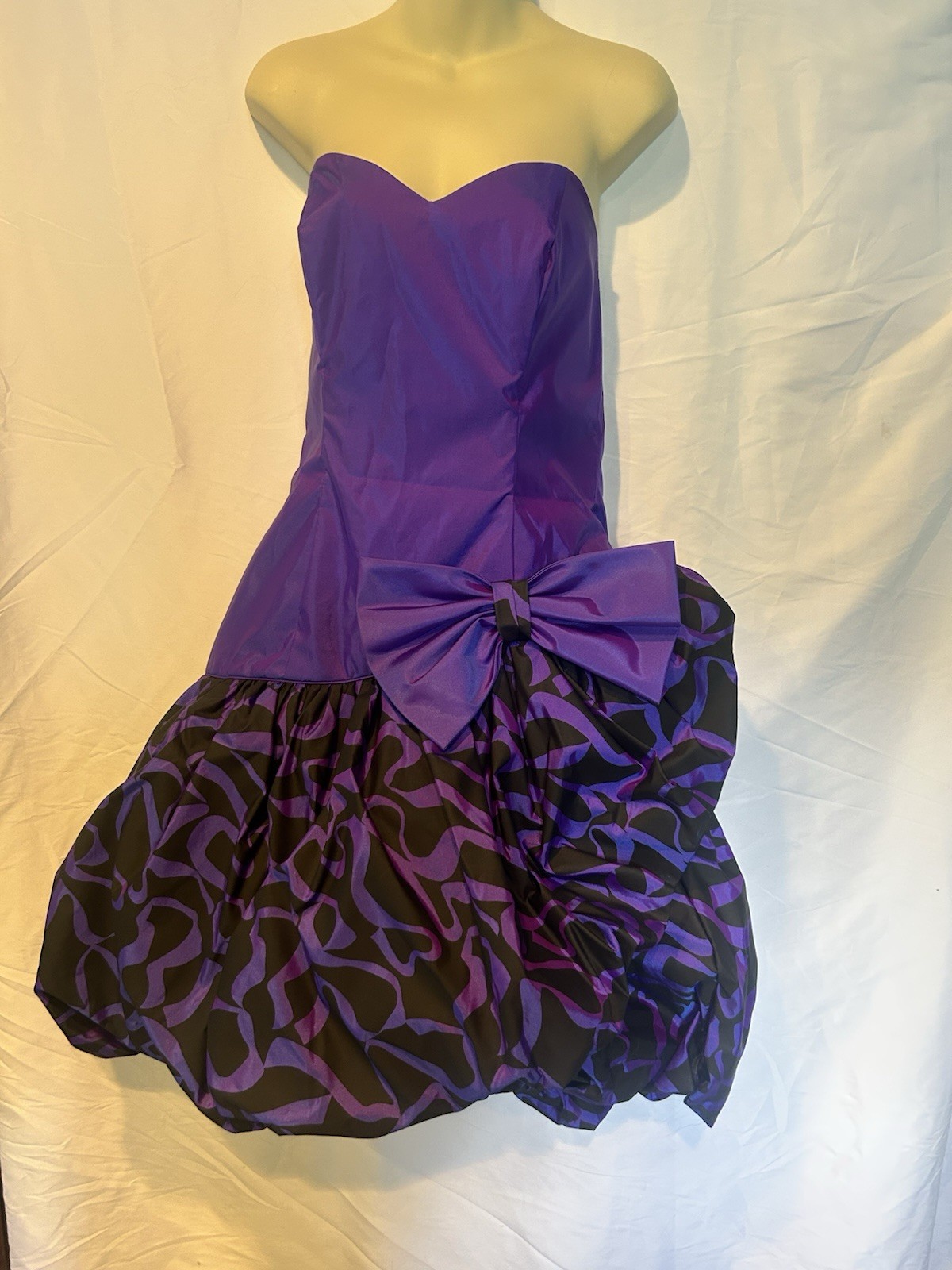 Vintage 1980s Purple And Black Strapless Prom Dress Iridescent