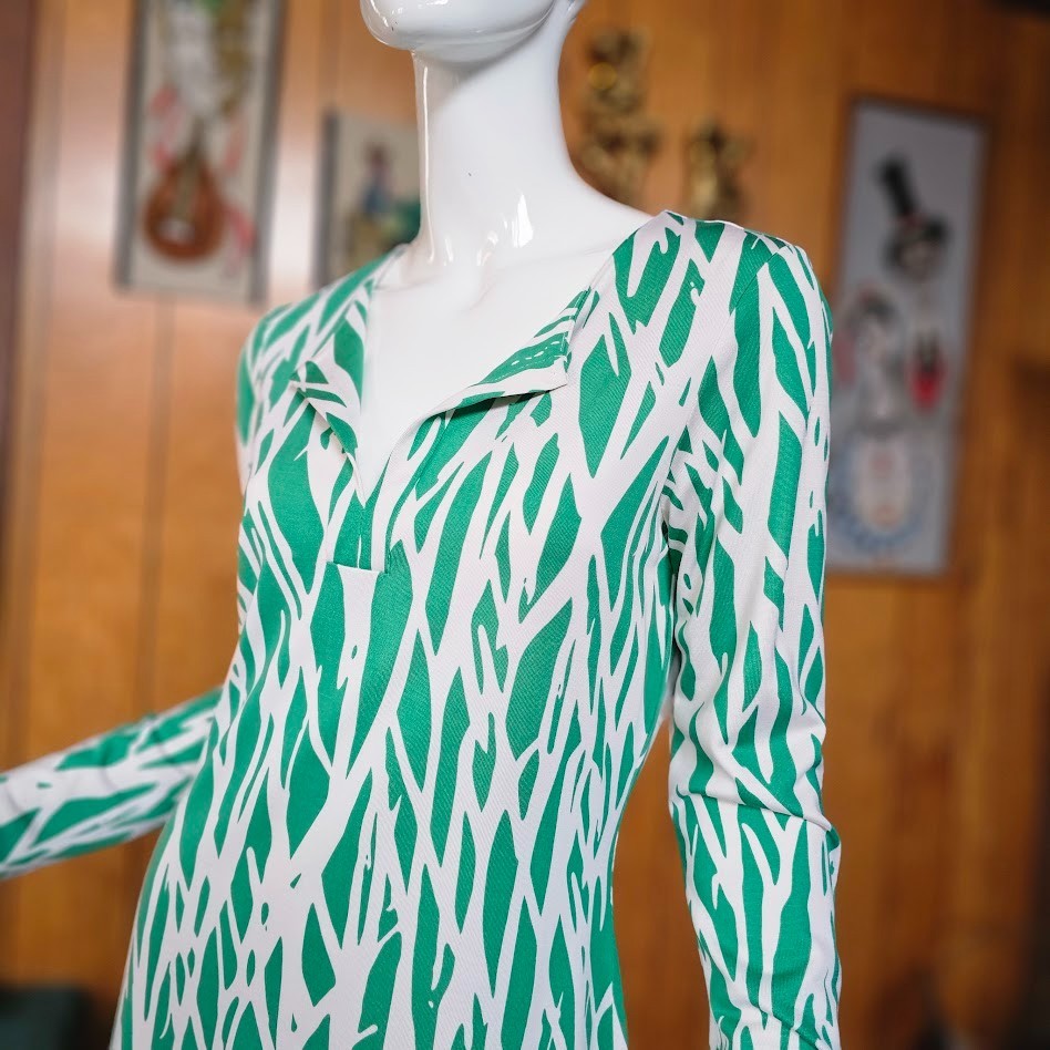 Vtg 90s Diane von Furstenberg Reina Long Sleeve Green Twig Heritage Dress M/L